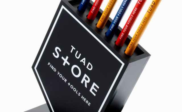 東北芸術工科大学内セレクトストア TUAD STORE 鉛筆、ディスプレイ什器